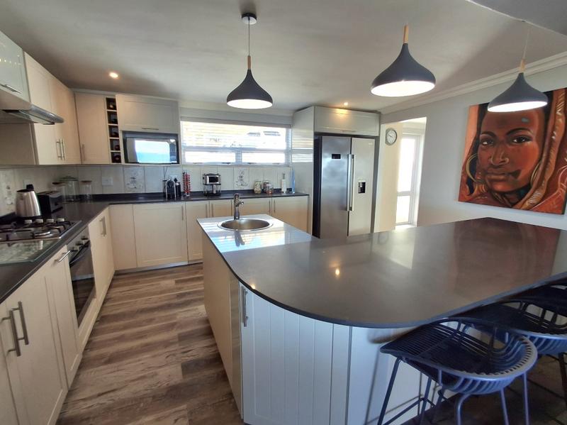 4 Bedroom Property for Sale in Da Gama Bay Western Cape